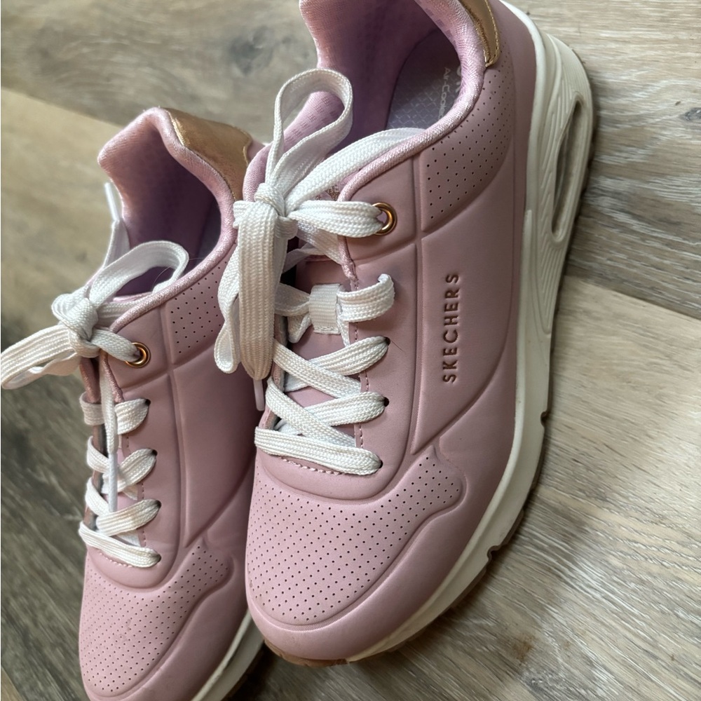 Skechers Pink Sneakers